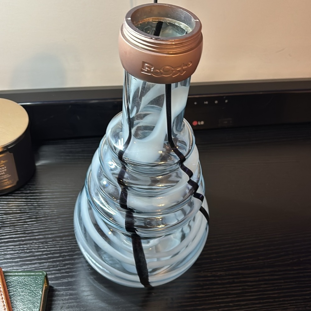 Vase - Picture 2 of 4